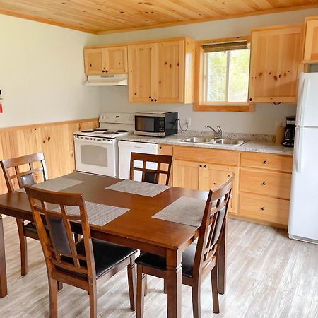 Hidden Acres Cottages Cavendish Bagian luar foto