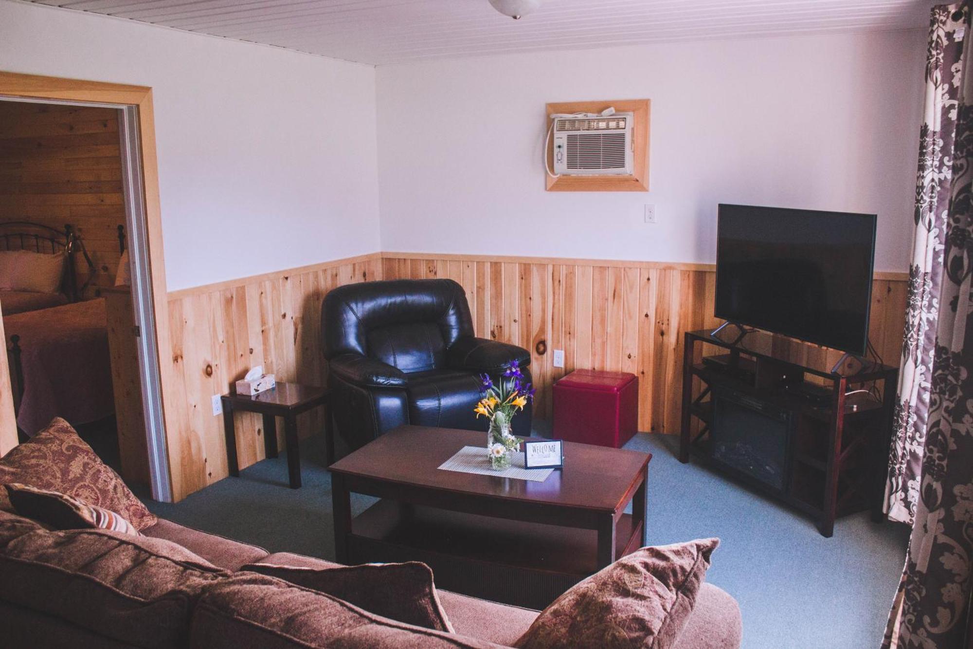 Hidden Acres Cottages Cavendish Bagian luar foto