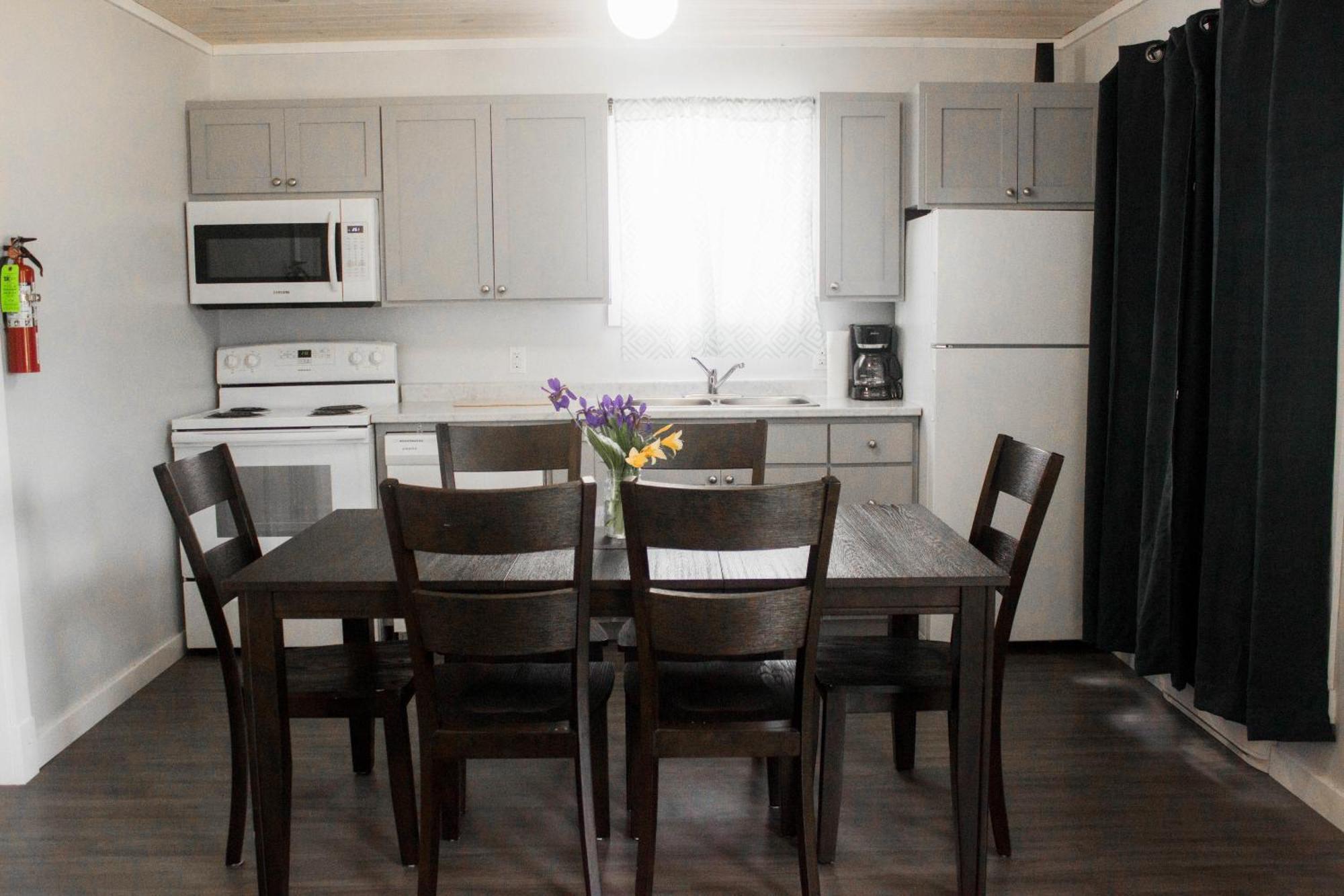 Hidden Acres Cottages Cavendish Bagian luar foto