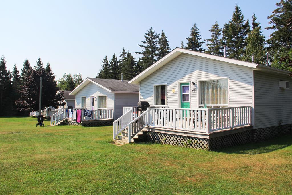 Hidden Acres Cottages Cavendish Bagian luar foto
