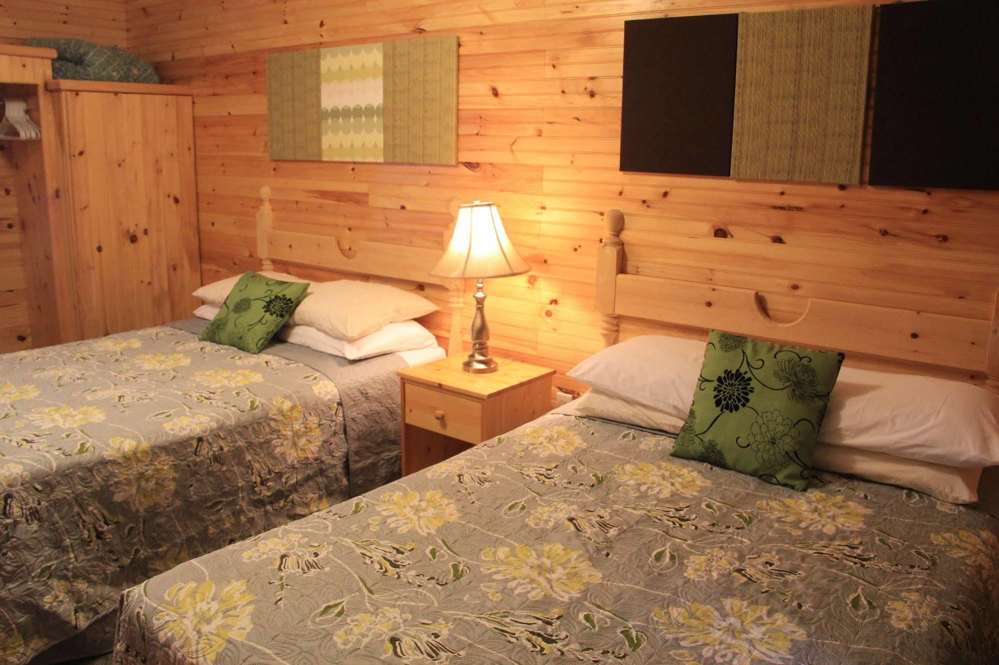 Hidden Acres Cottages Cavendish Bagian luar foto