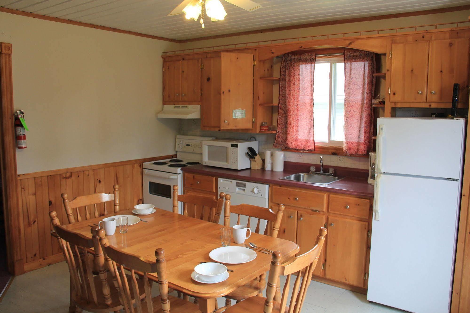 Hidden Acres Cottages Cavendish Bagian luar foto