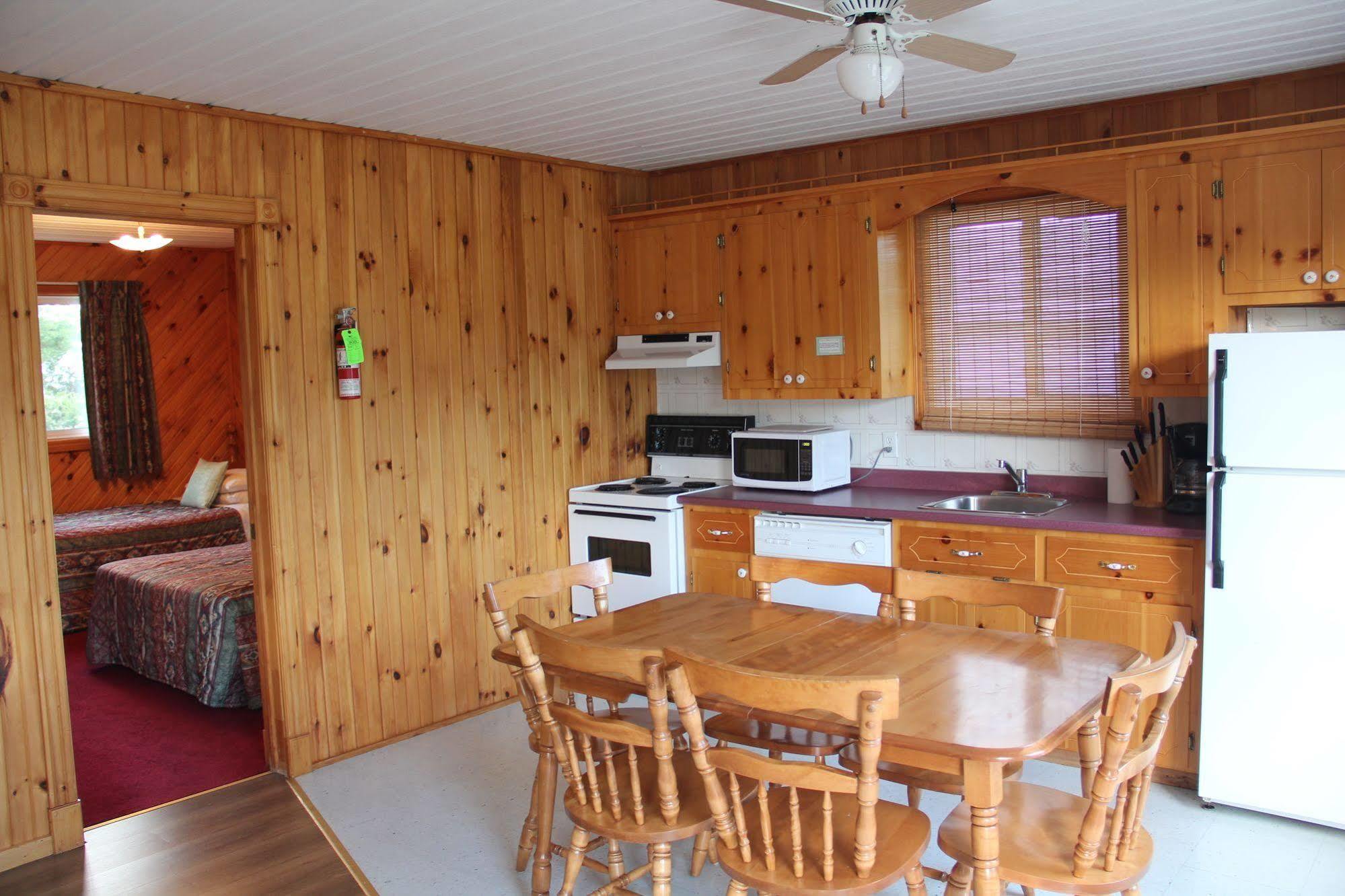 Hidden Acres Cottages Cavendish Bagian luar foto