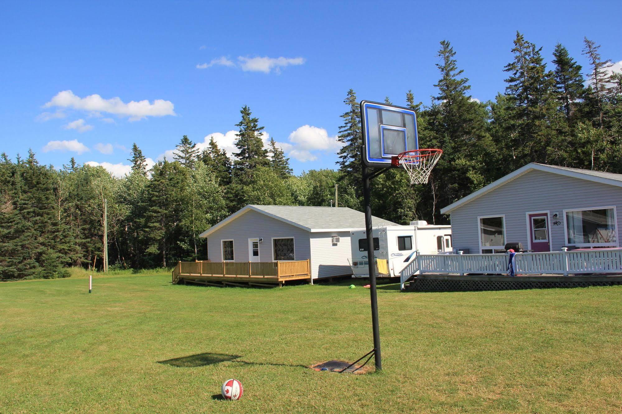 Hidden Acres Cottages Cavendish Bagian luar foto