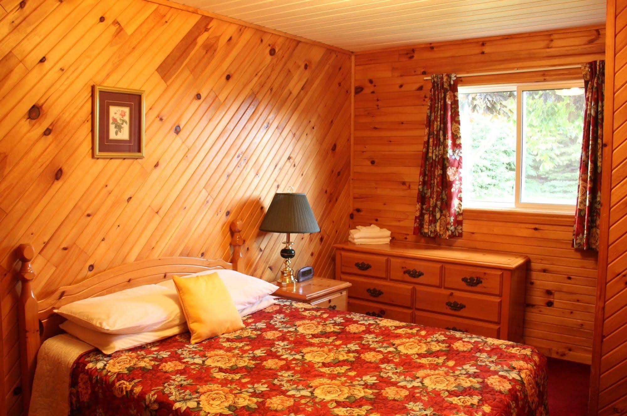 Hidden Acres Cottages Cavendish Bagian luar foto