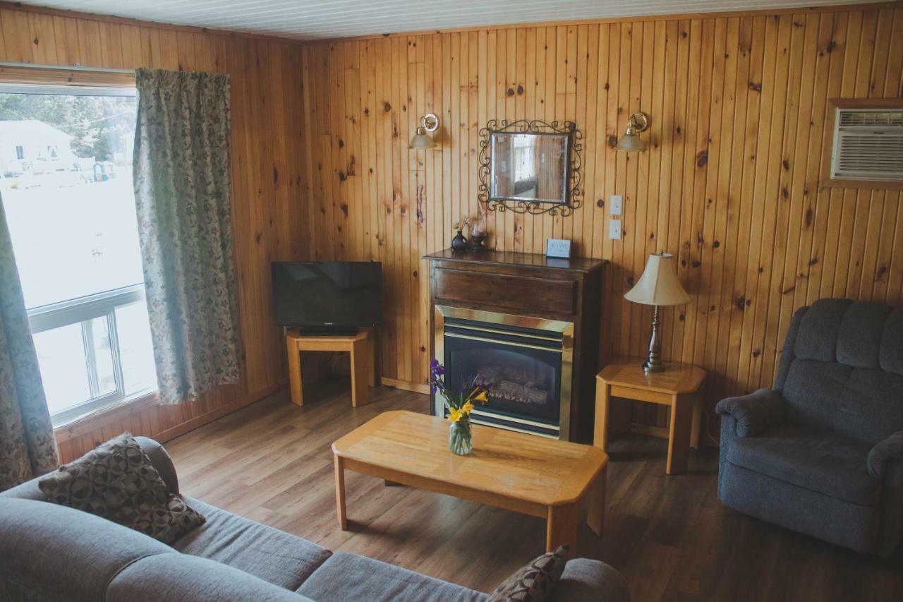Hidden Acres Cottages Cavendish Bagian luar foto